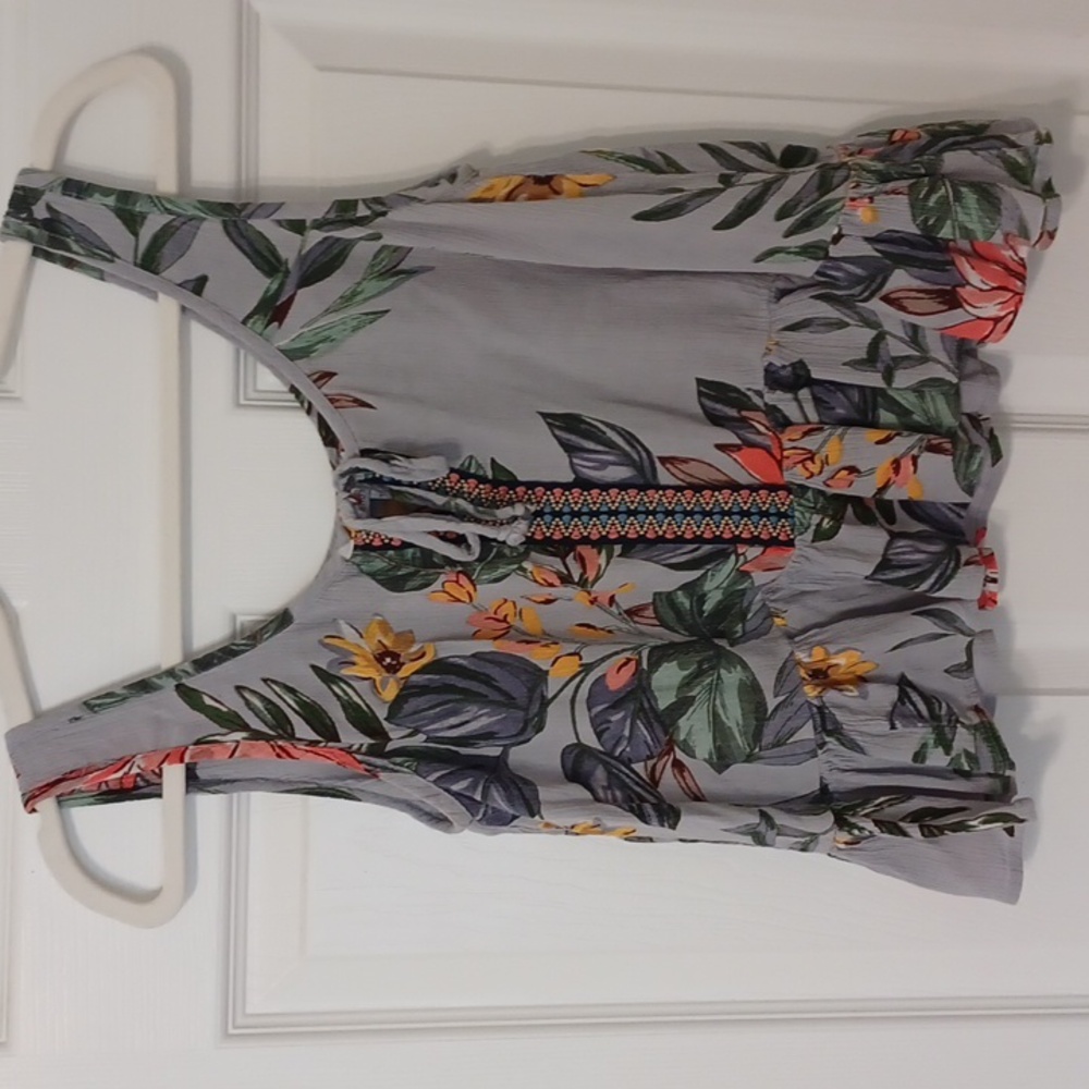 Patrons of Peace sz S floral print ruffled tank/tunic. Pale gray, green, yellow